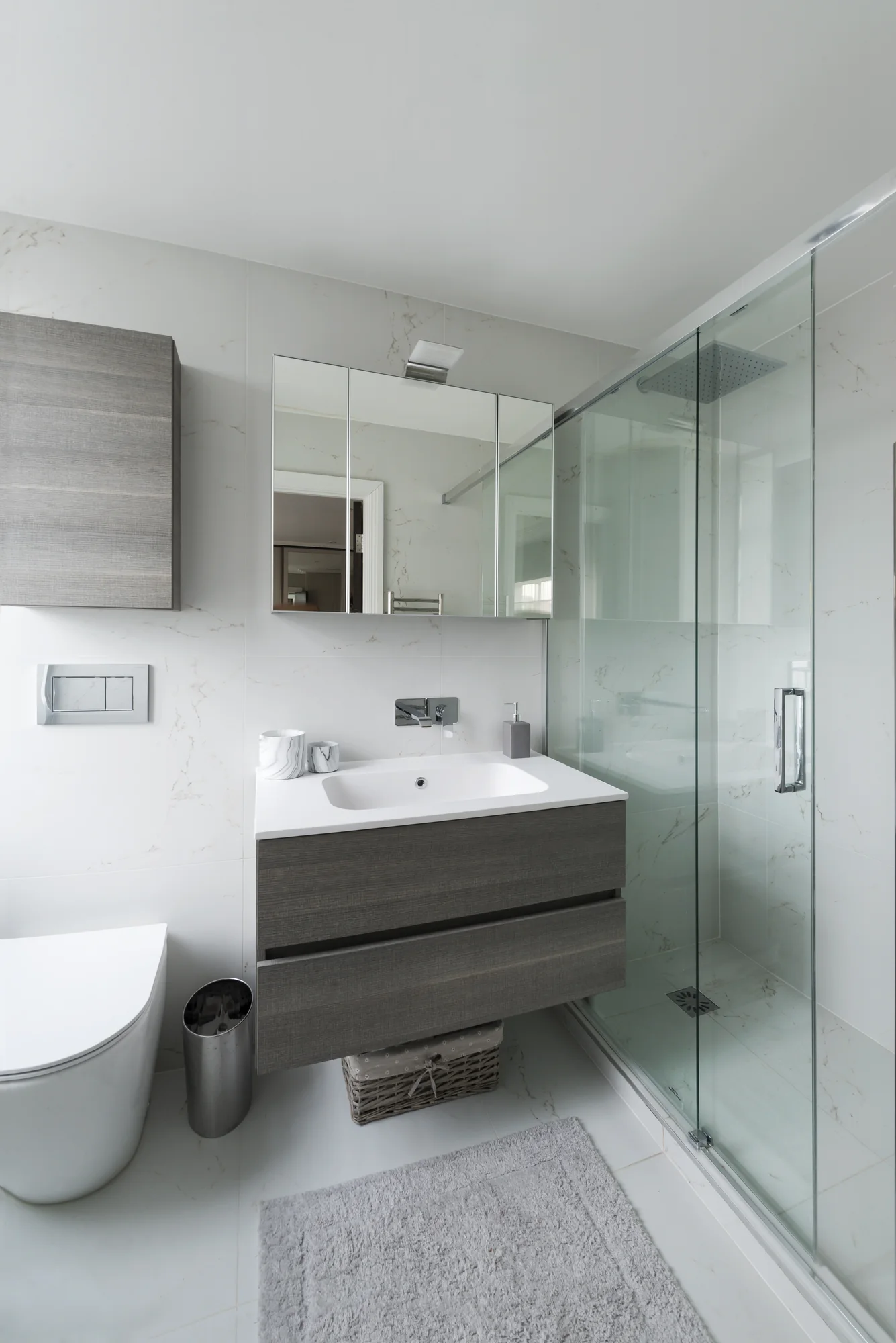 Overall view of fitted bathroom vanity