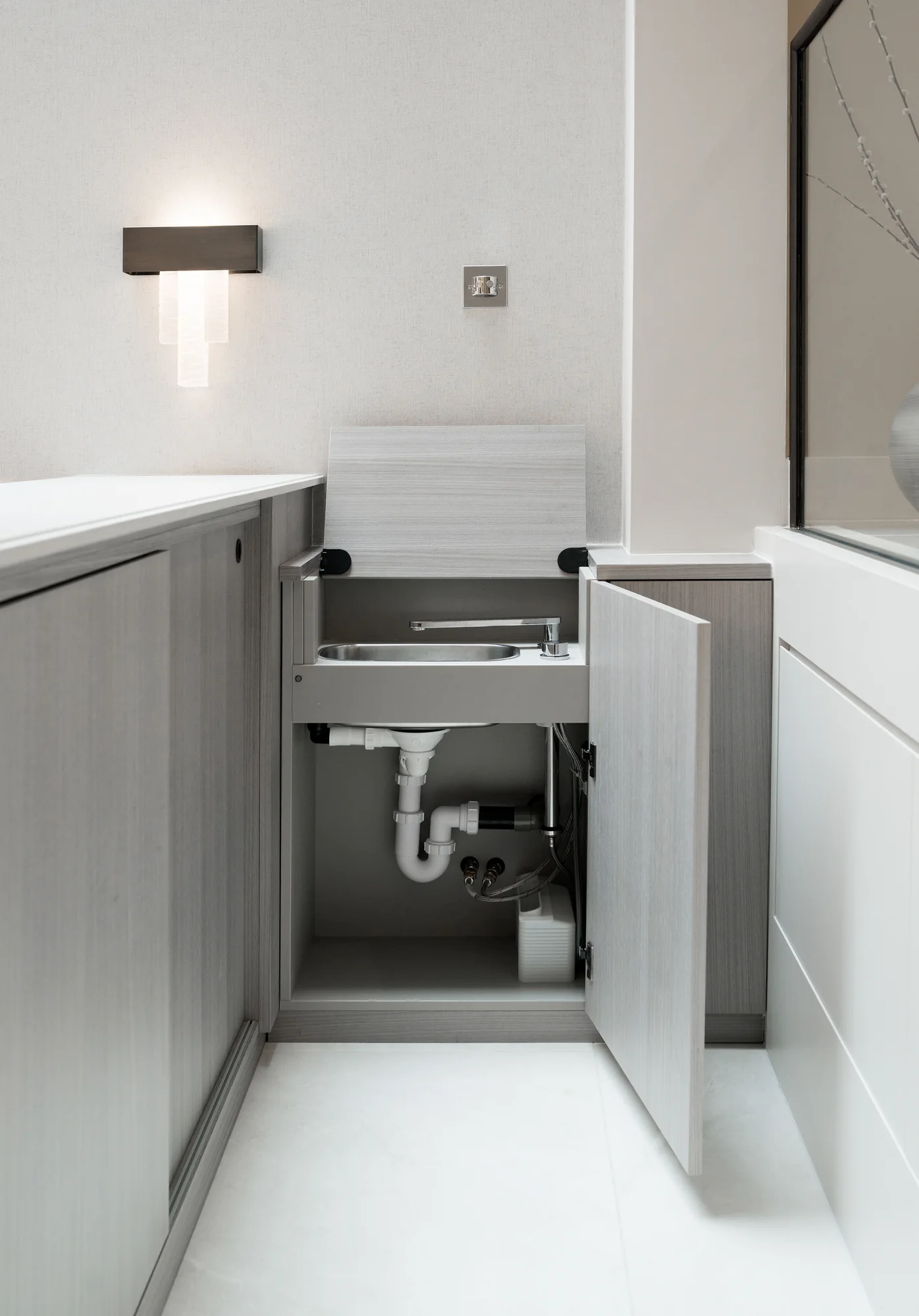 Open service storage detail in juice bar