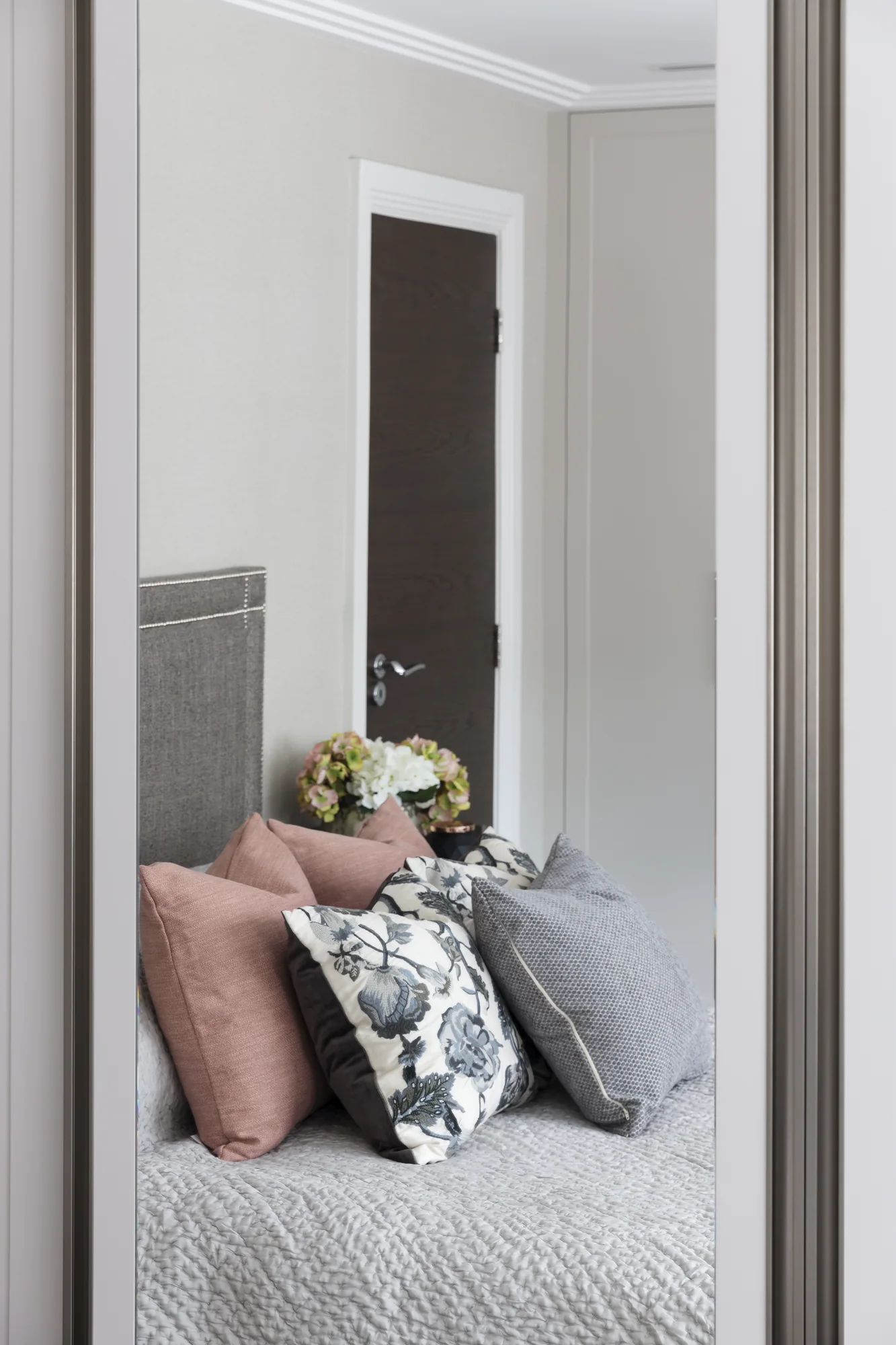 Mirrored wardrobe door detail