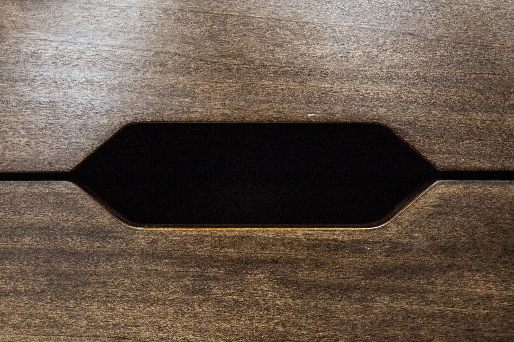 Integrated cut-out handle detail